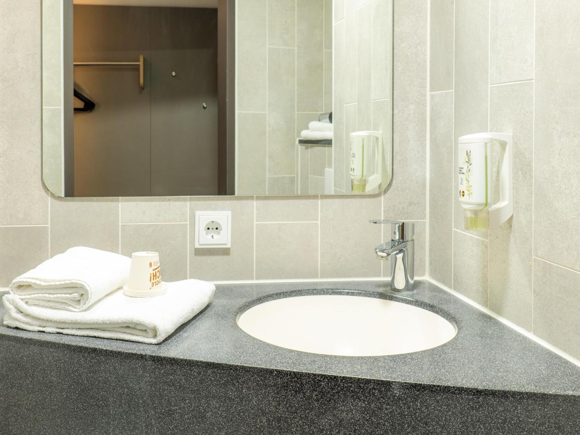 Mannheim-neuostheim 3*